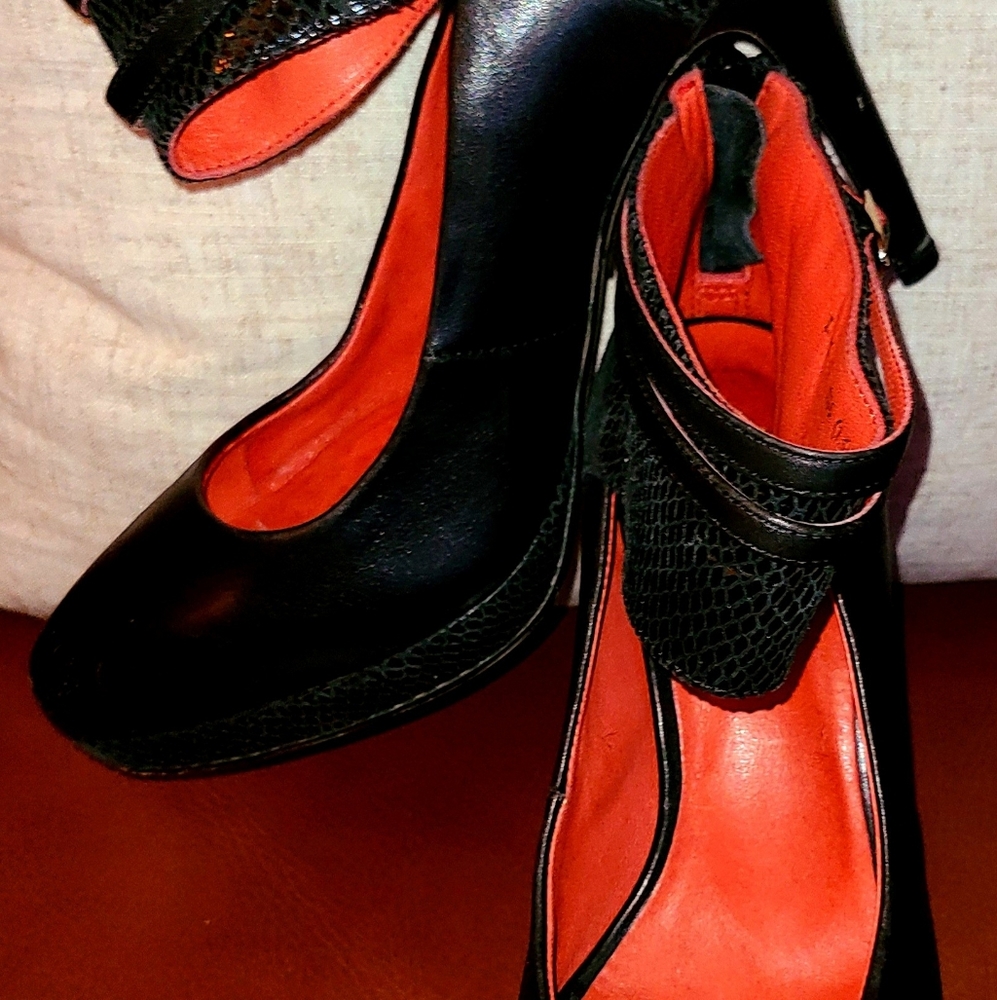 Women's shoes